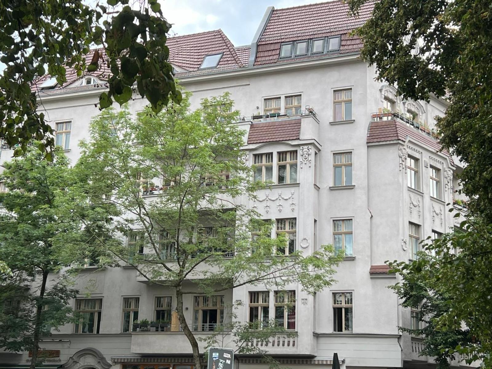 Frisch Sanierte Altbauwohnung Helmholtzplatz * Berlin